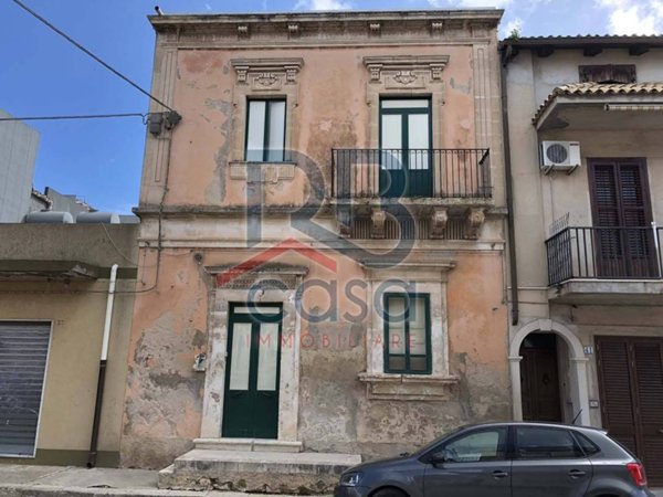 casa indipendente in vendita ad Ispica