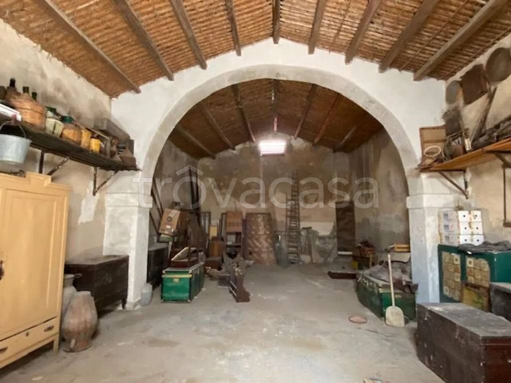 negozio in vendita ad Ispica