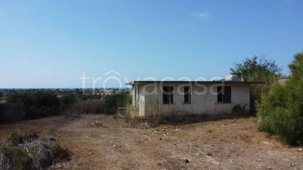 casa indipendente in vendita ad Ispica in zona Santa Maria del Focallo