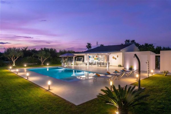 casa indipendente in vendita ad Ispica in zona Santa Maria del Focallo