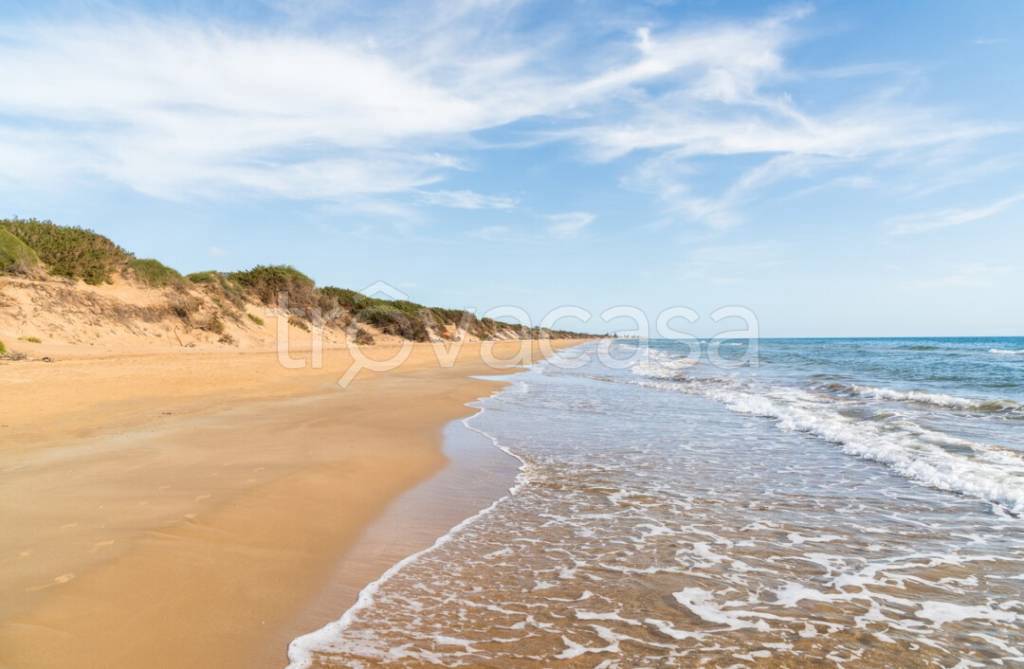 casa indipendente in vendita ad Ispica in zona Santa Maria del Focallo