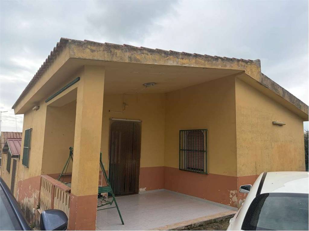 casa indipendente in vendita ad Ispica in zona Santa Maria del Focallo
