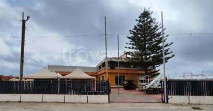 negozio in vendita ad Ispica