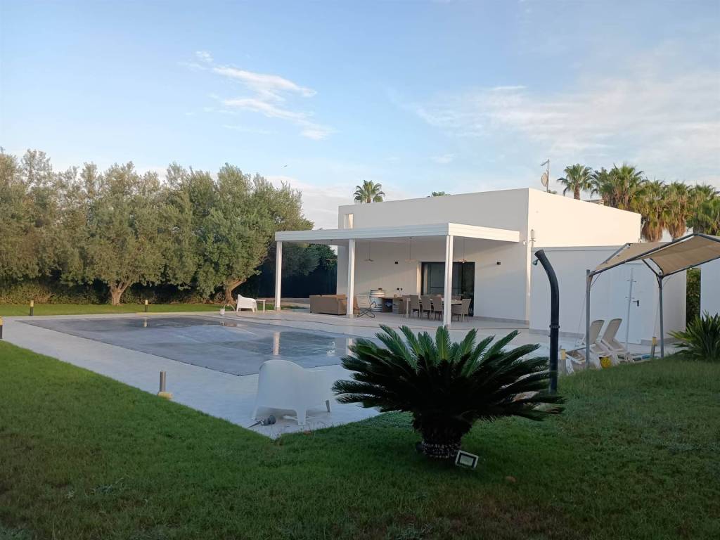 casa indipendente in vendita ad Ispica in zona Santa Maria del Focallo