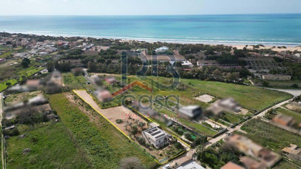 casa indipendente in vendita ad Ispica in zona Santa Maria del Focallo