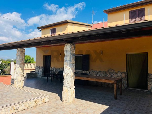 casa indipendente in vendita ad Ispica