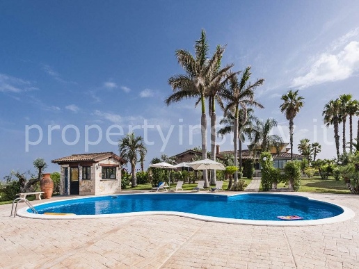 casa indipendente in vendita ad Ispica in zona Santa Maria del Focallo