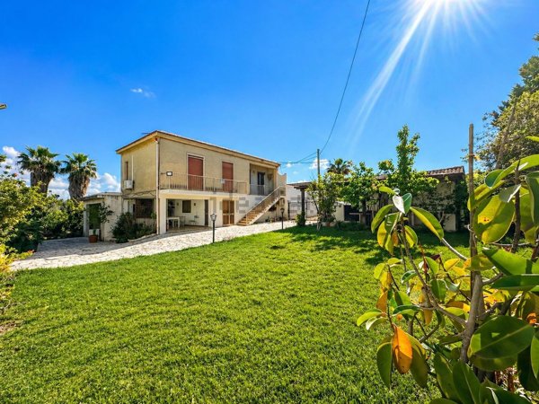 casa indipendente in vendita ad Ispica