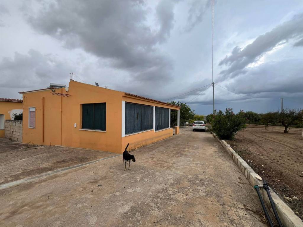 casa indipendente in vendita ad Ispica in zona Santa Maria del Focallo