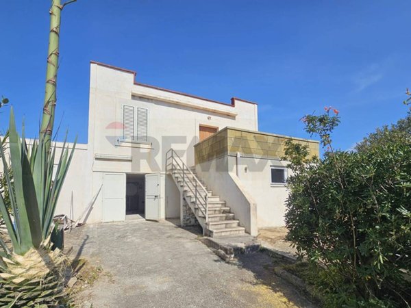 casa indipendente in vendita ad Ispica in zona Santa Maria del Focallo