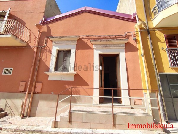casa indipendente in vendita ad Ispica