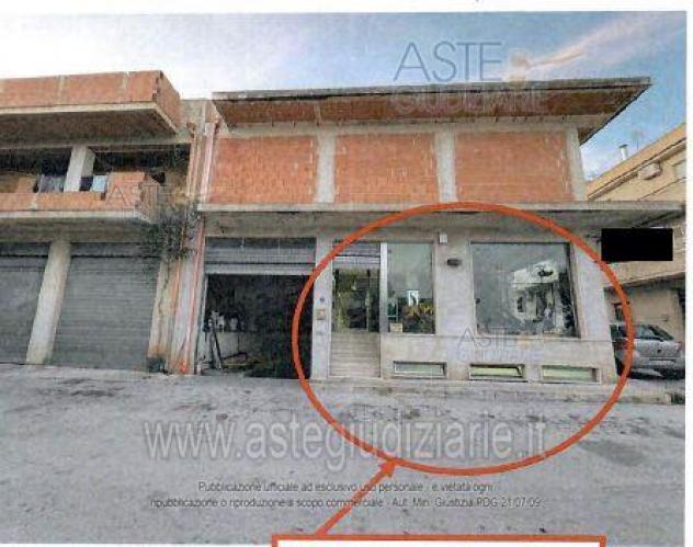 negozio in vendita ad Ispica