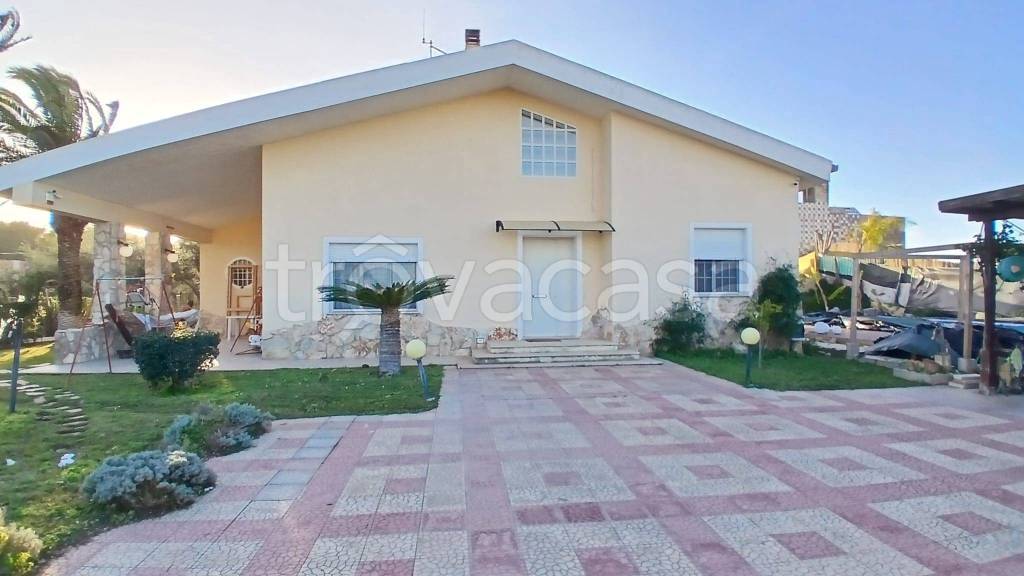 casa indipendente in vendita ad Ispica in zona Santa Maria del Focallo