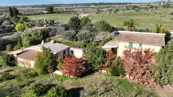 casa indipendente in vendita ad Ispica