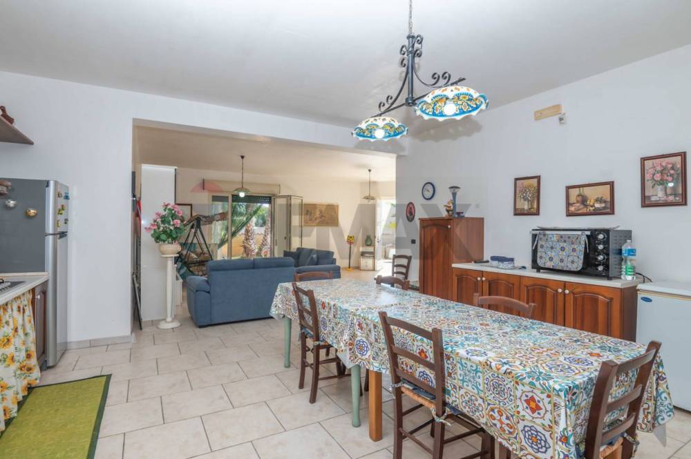 casa indipendente in vendita ad Ispica in zona Santa Maria del Focallo