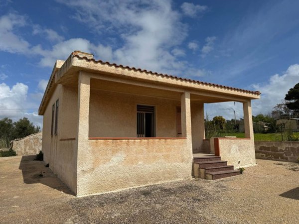 casa indipendente in vendita ad Ispica