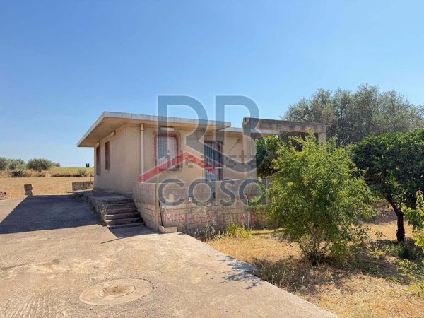 casa indipendente in vendita ad Ispica in zona Santa Maria del Focallo