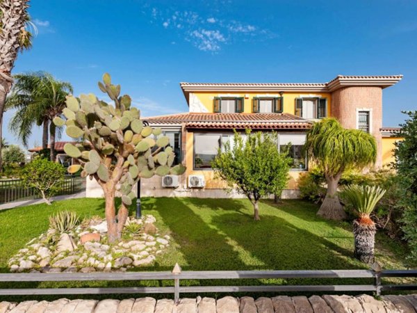 casa indipendente in vendita ad Ispica