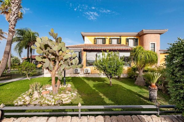 casa indipendente in vendita ad Ispica
