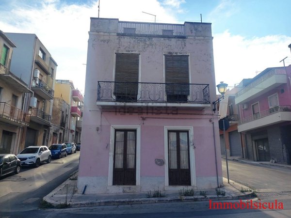casa indipendente in vendita ad Ispica