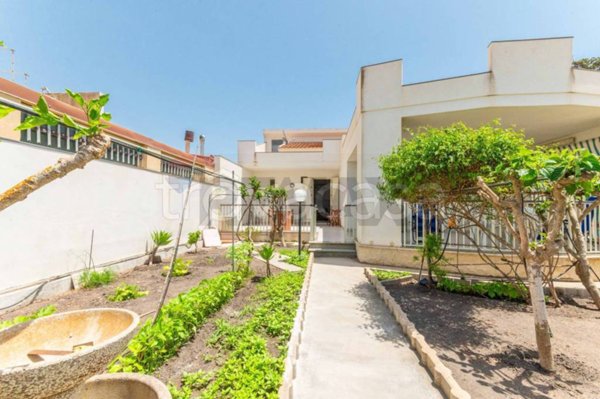 casa indipendente in vendita ad Ispica in zona Santa Maria del Focallo