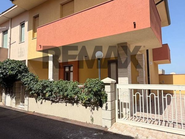 casa indipendente in vendita ad Ispica in zona Santa Maria del Focallo
