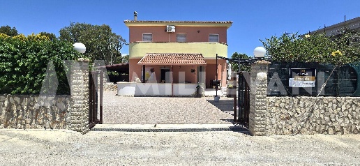 casa indipendente in vendita ad Ispica in zona Santa Maria del Focallo