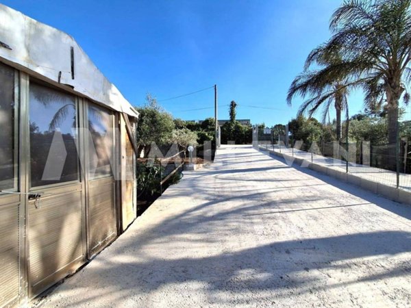 casa indipendente in vendita ad Ispica in zona Santa Maria del Focallo
