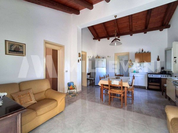 casa indipendente in vendita ad Ispica in zona Santa Maria del Focallo