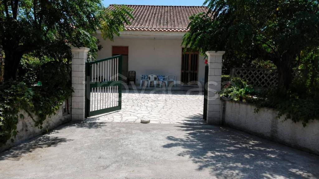 casa indipendente in vendita ad Ispica in zona Santa Maria del Focallo