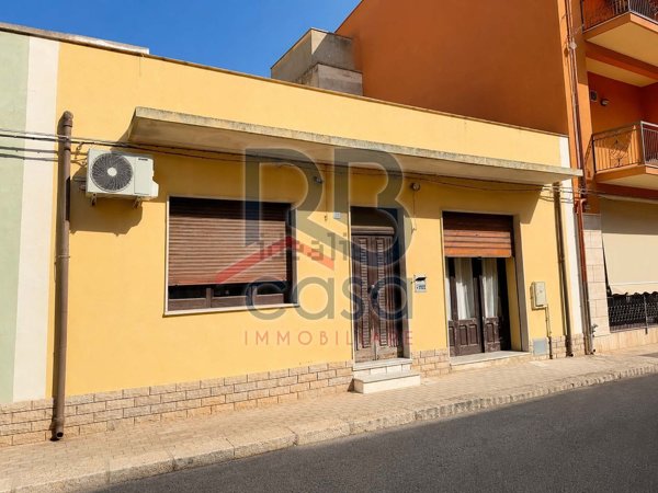 casa indipendente in vendita ad Ispica