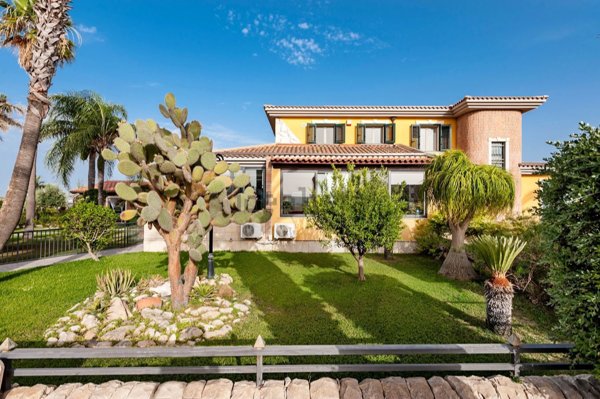 casa indipendente in vendita ad Ispica