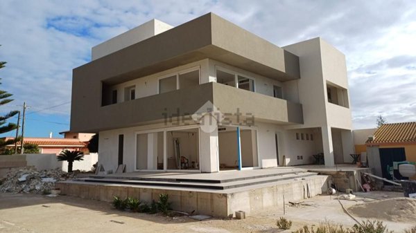 casa indipendente in vendita ad Ispica in zona Santa Maria del Focallo
