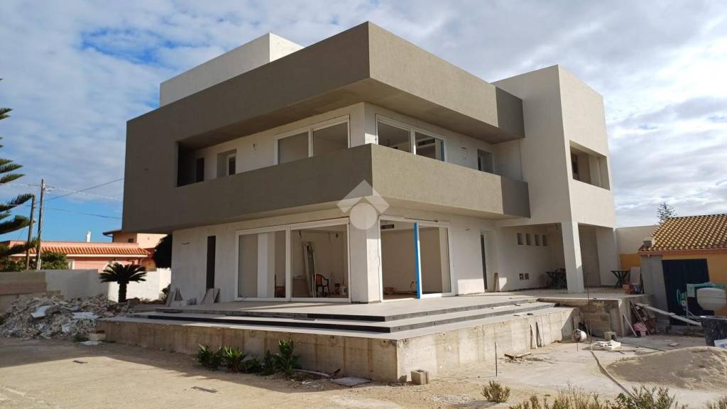 casa indipendente in vendita ad Ispica in zona Santa Maria del Focallo
