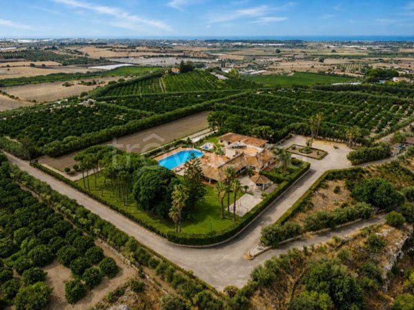 casa indipendente in vendita ad Ispica