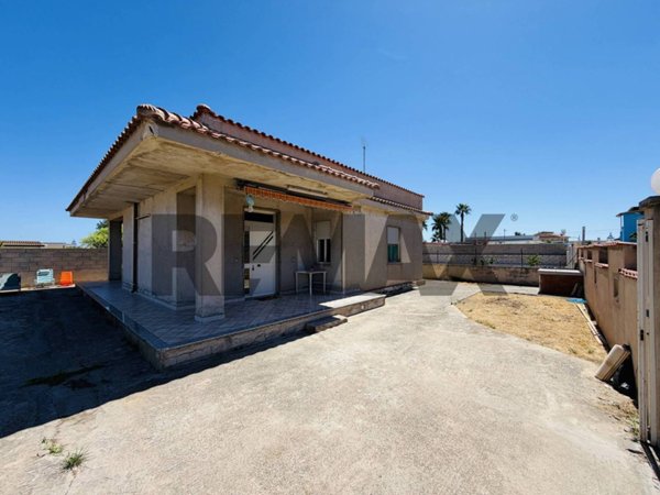 casa indipendente in vendita ad Ispica in zona Santa Maria del Focallo