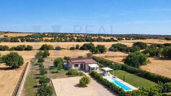 casa indipendente in vendita ad Ispica