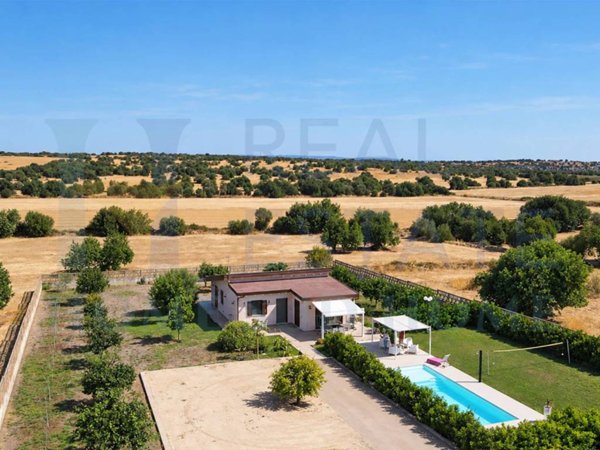 casa indipendente in vendita ad Ispica