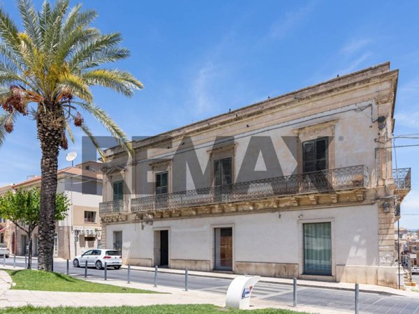 casa indipendente in vendita ad Ispica