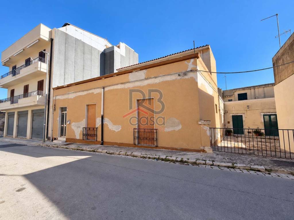 casa indipendente in vendita ad Ispica