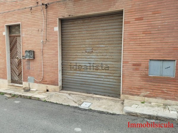 box auto in vendita ad Ispica