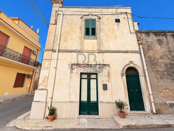 casa indipendente in vendita ad Ispica