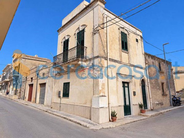 casa indipendente in vendita ad Ispica