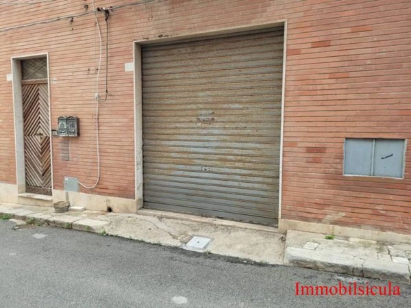 box auto in vendita ad Ispica