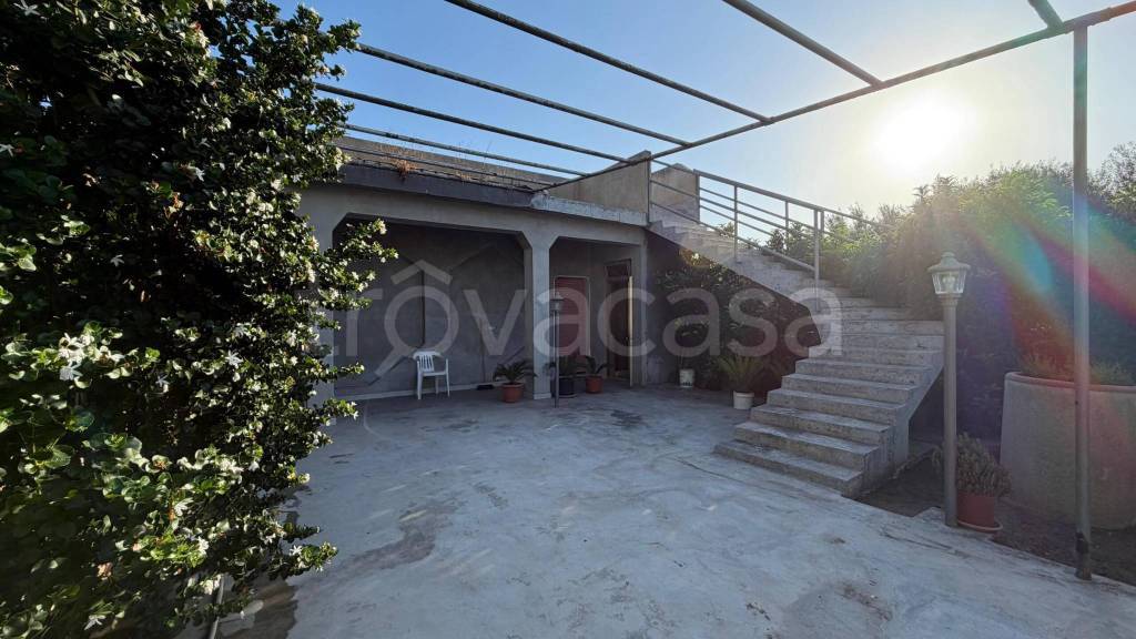 casa indipendente in vendita ad Ispica in zona Santa Maria del Focallo