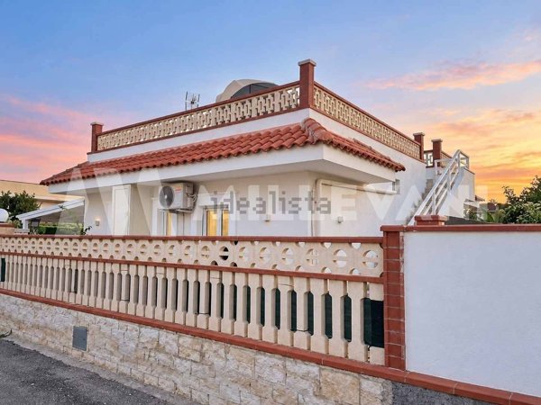 casa indipendente in vendita ad Ispica