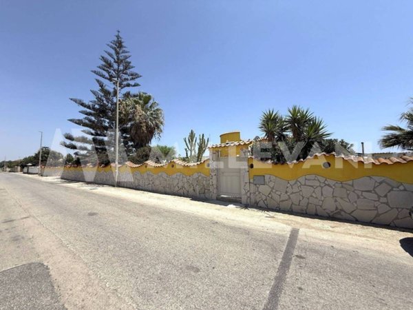 casa indipendente in vendita ad Ispica in zona Marina Marza