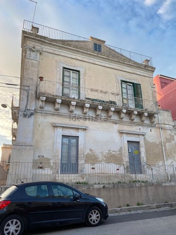 casa indipendente in vendita ad Ispica