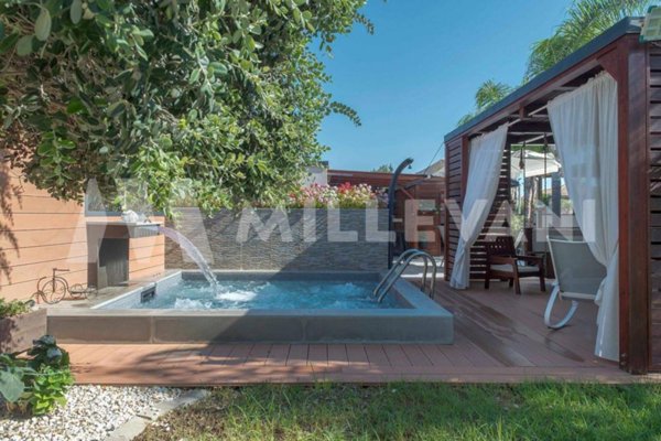 casa indipendente in vendita ad Ispica in zona Santa Maria del Focallo