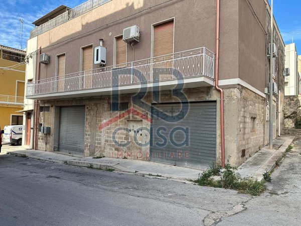 locale commerciale in vendita ad Ispica